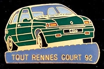 Renault Clio- Tout Rennes Court 92 pin- emaille, Verzenden, Nieuw, Transport, Speldje of Pin