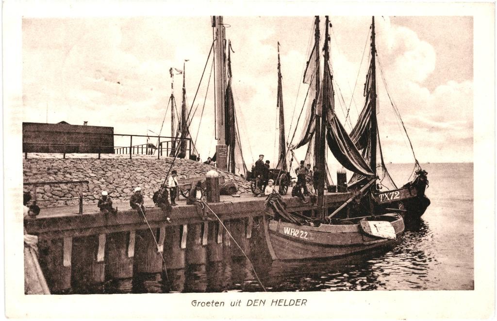 700770 Den Helder jr 20  Haven Vissersschip zegel Afgeweekt