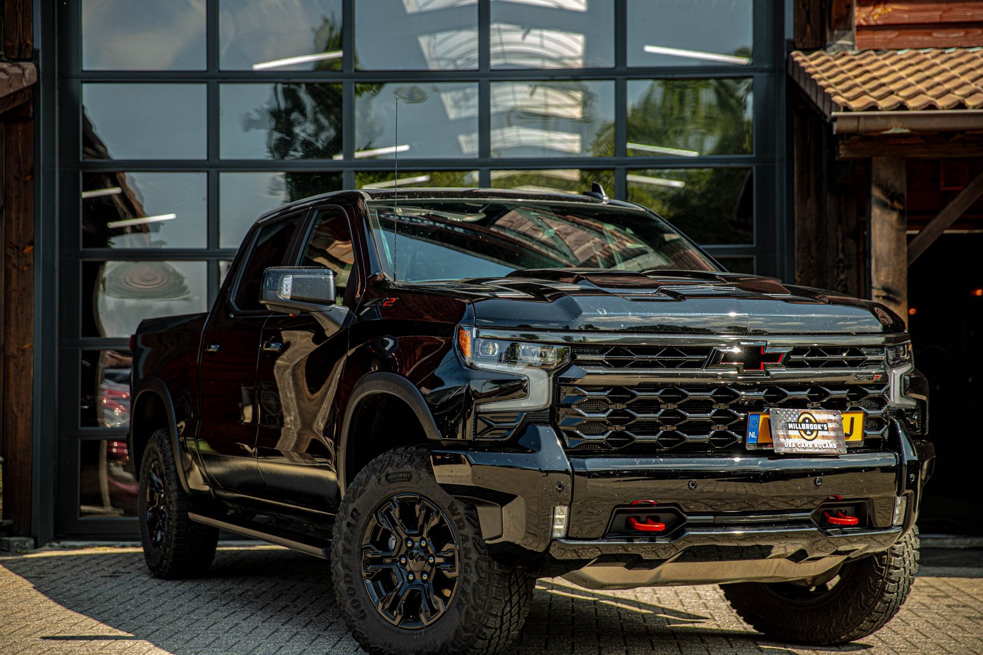 Chevrolet Silverado ZR2 Demo opruiming 360 graden camera, BP, Auto's, Automaat, Gebruikt, 8 cilinders, 4 stoelen