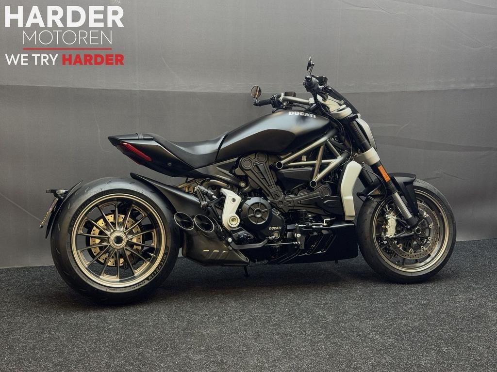 DUCATI XDIAVEL/5800KM/VOL OPTIES/TOPSTAAT/GARANTIE, DUCATI, 2 cilinders, Motorrijbewijs A, Bedrijf