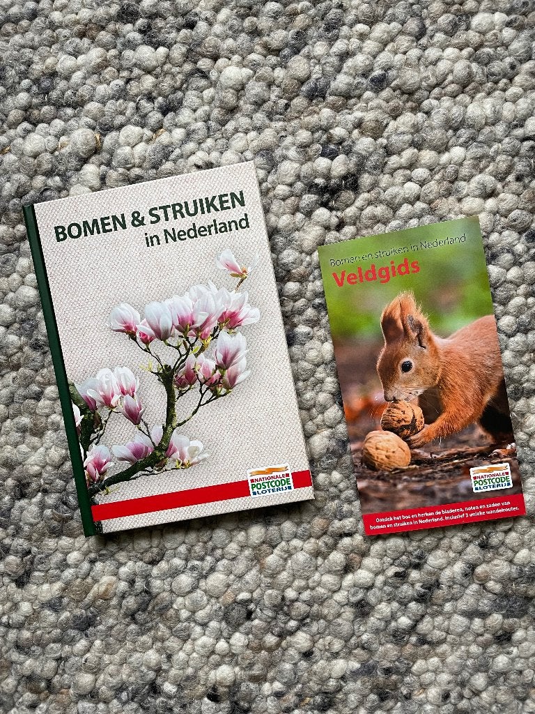 natuurgids Postcodeloterij dl.2 - Bomen en struiken in NL, Boeken, Ophalen of Verzenden, Nieuw, Bloemen, Planten en Bomen, Nationale Postcode Loterij