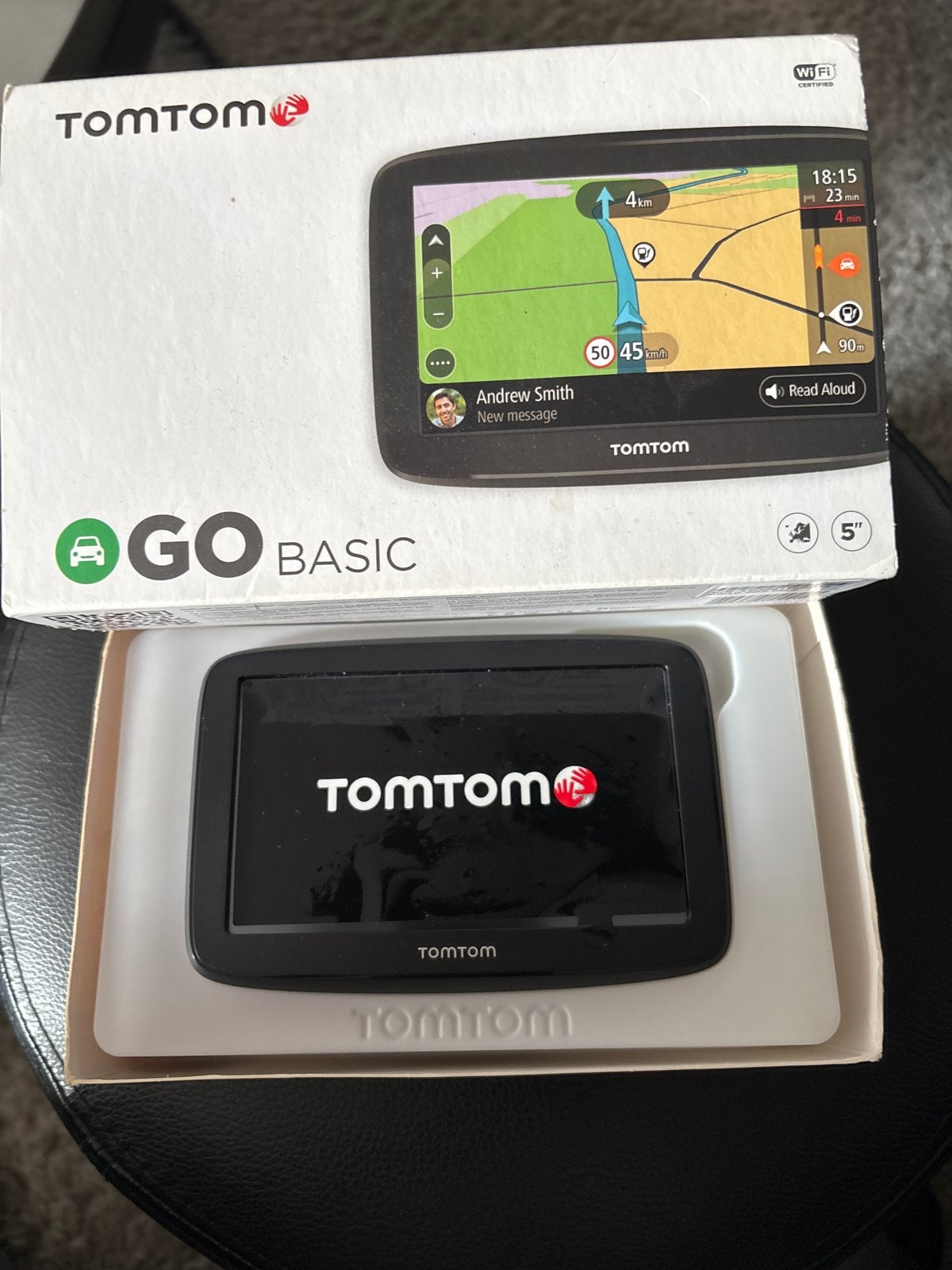 TOMTOM GO basic 5” Wifi / Bluetooth  met updates  over wifi, Ophalen of Verzenden, Zo goed als nieuw