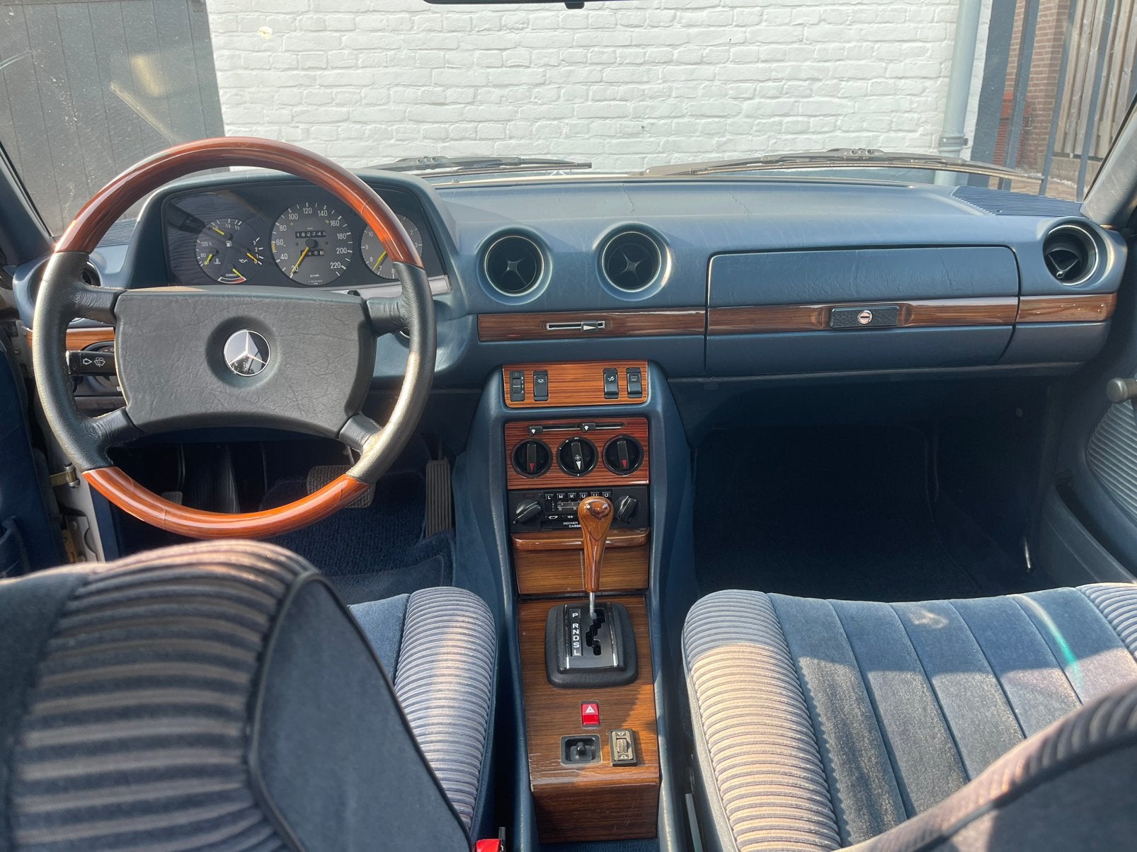 Mercedes-Benz 200-Serie 2.7 280 CE AUT 1982 Grijs, Automaat, 1457 kg, Particulier, 184 pk