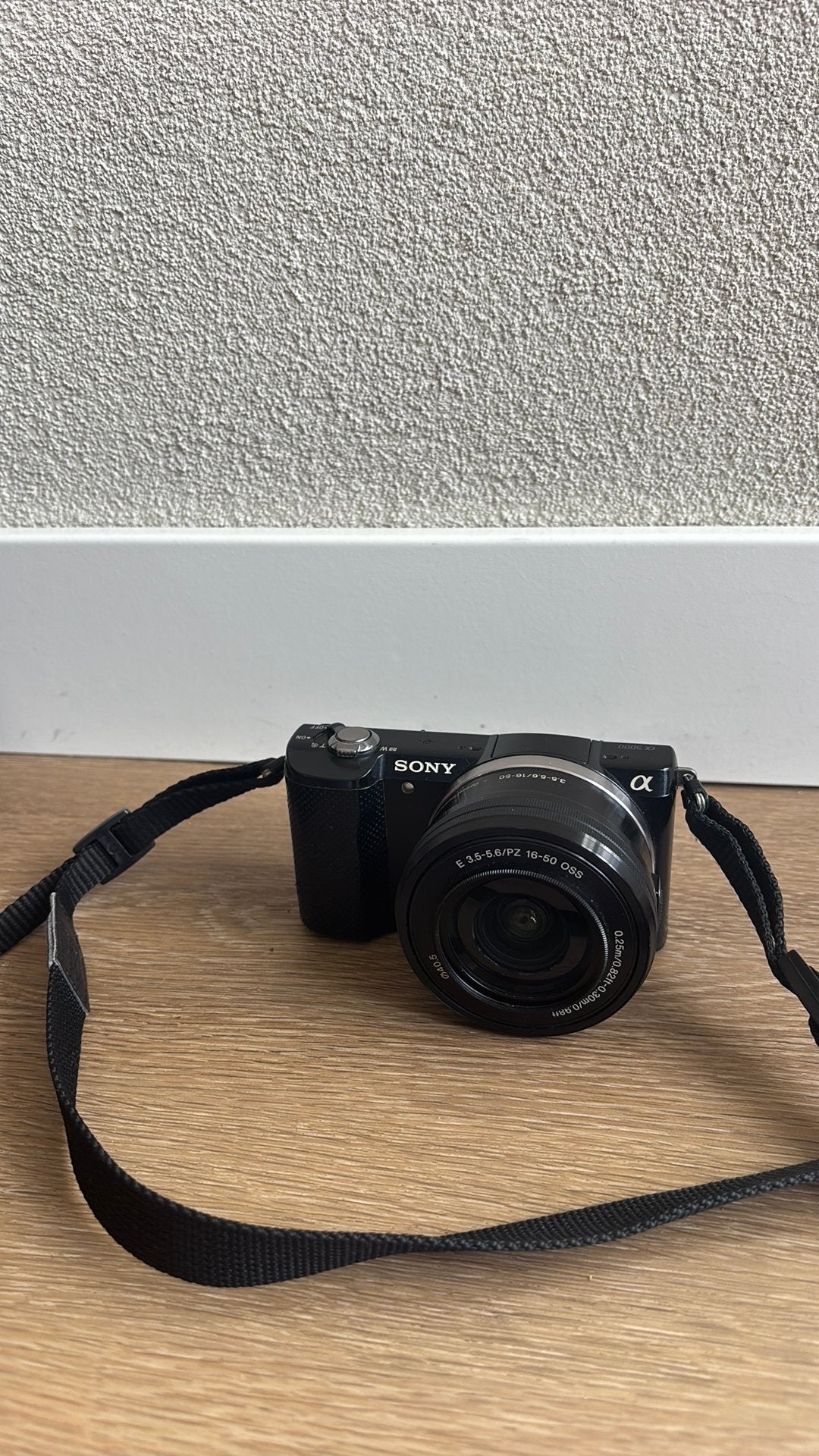Fotocamera Sony Ilce-5000L met 2 lenzen, Ophalen of Verzenden, Zo goed als nieuw, Sony, 8 keer of meer