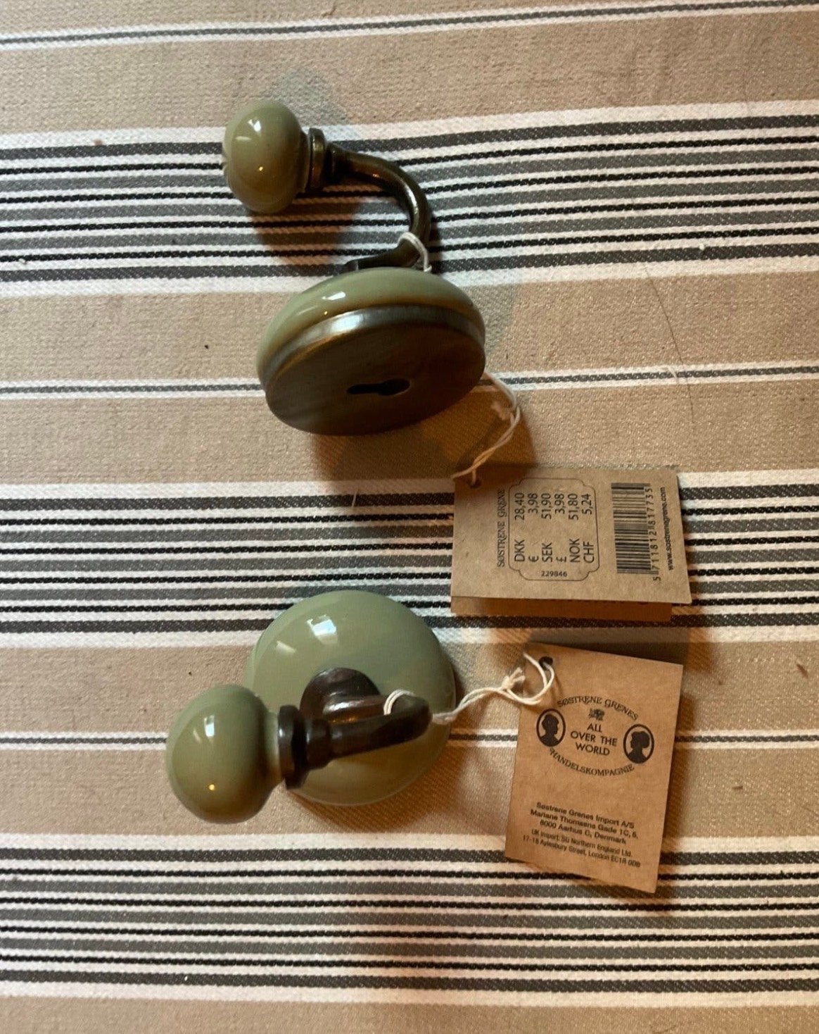 Set van 2 Sostrene Grene wandhaken , groen keramiek, Groen, Nieuw, Ophalen of Verzenden, Landelijk