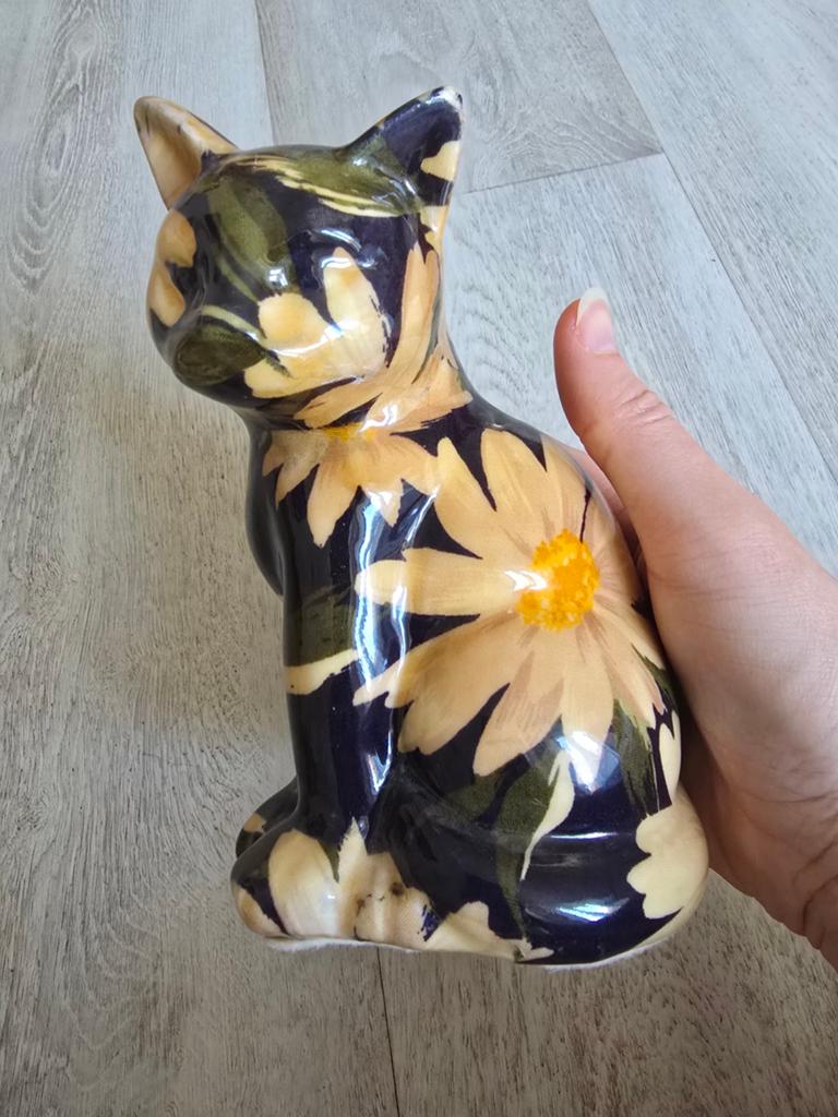 Vintage Porseleinen Poezen Beeldje met Bloemen Patroon, Ophalen of Verzenden