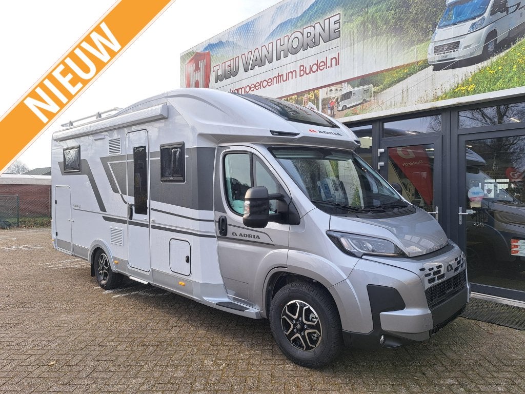 Adria Coral Plus 670 DL, Caravans en Kamperen, Campers, Bedrijf, tot en met 3, Half-integraal, Adria, Fiat, 7 tot 8 meter, Diesel