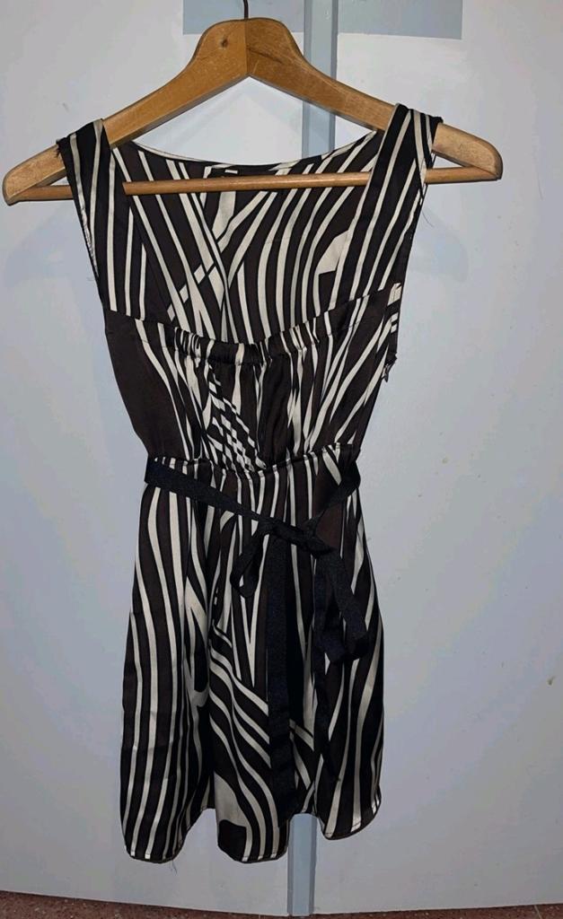 Zara Basic Zebra Print Jurk Maat M, Kleding | Dames, Jurken, Zwart, Zo goed als nieuw, Zara Basic, Boven de knie