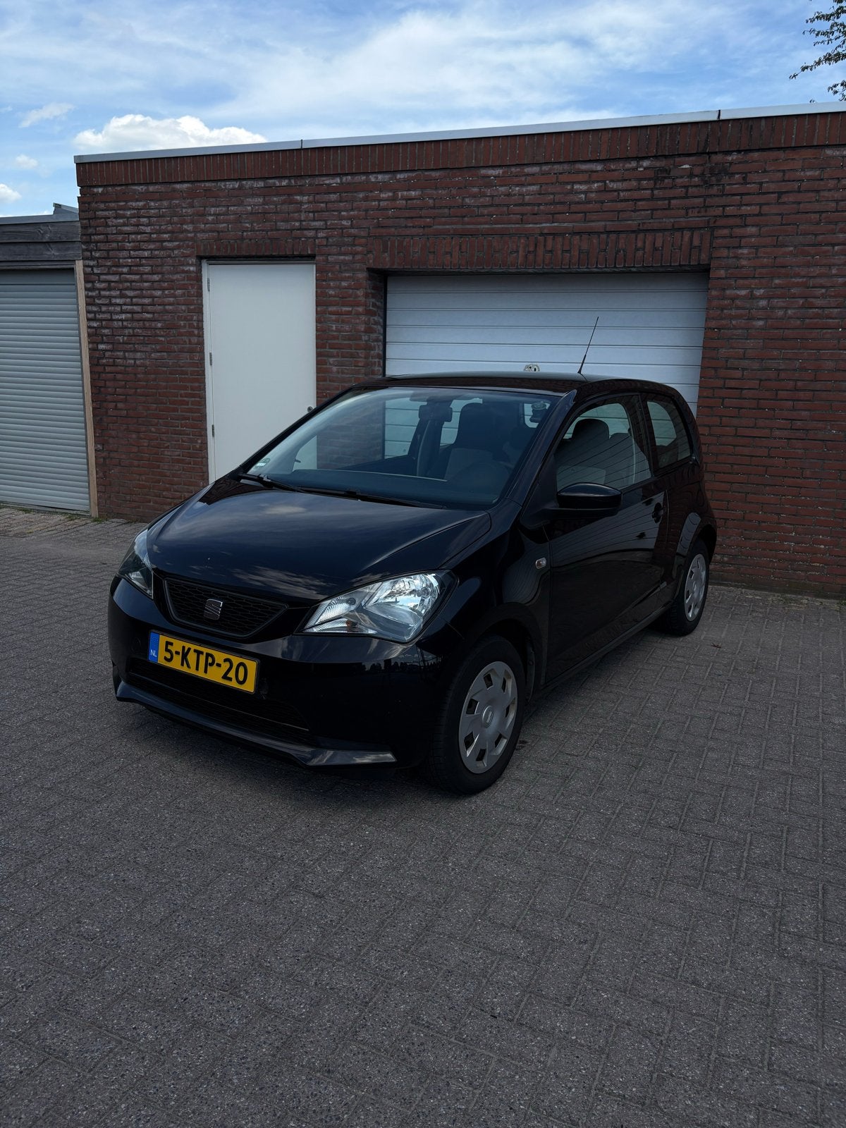 Seat Mii 1.0 44KW 2012 Zwart, Auto's, Voorwielaandrijving, 4 stoelen, Mii, Zwart