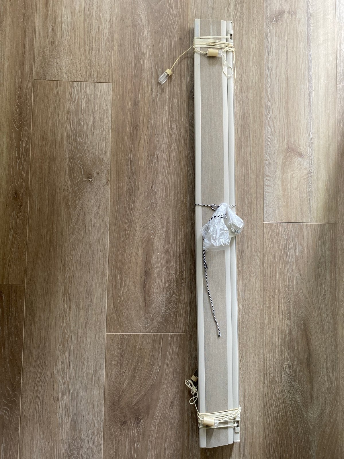 Veneta plissé verduisterend Gordijn beige 195 langx102 breed, Huis en Inrichting, Gebruikt, Overige merken, Inclusief montageonderdelen