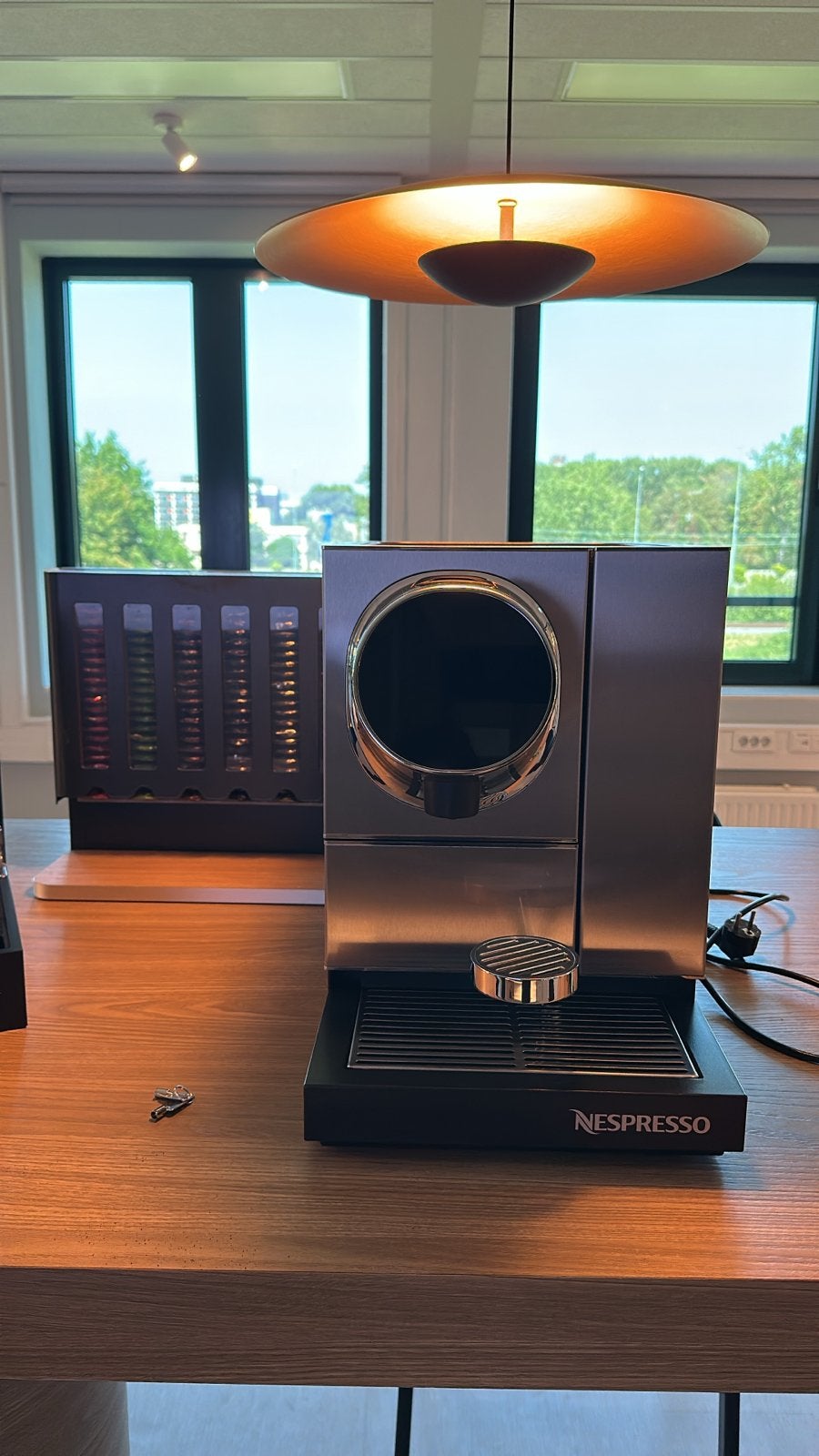 Nespresso Professional NP100 met accessoires en koffie, Witgoed en Apparatuur, Ophalen, Koffiepads en cups, 10 kopjes of meer