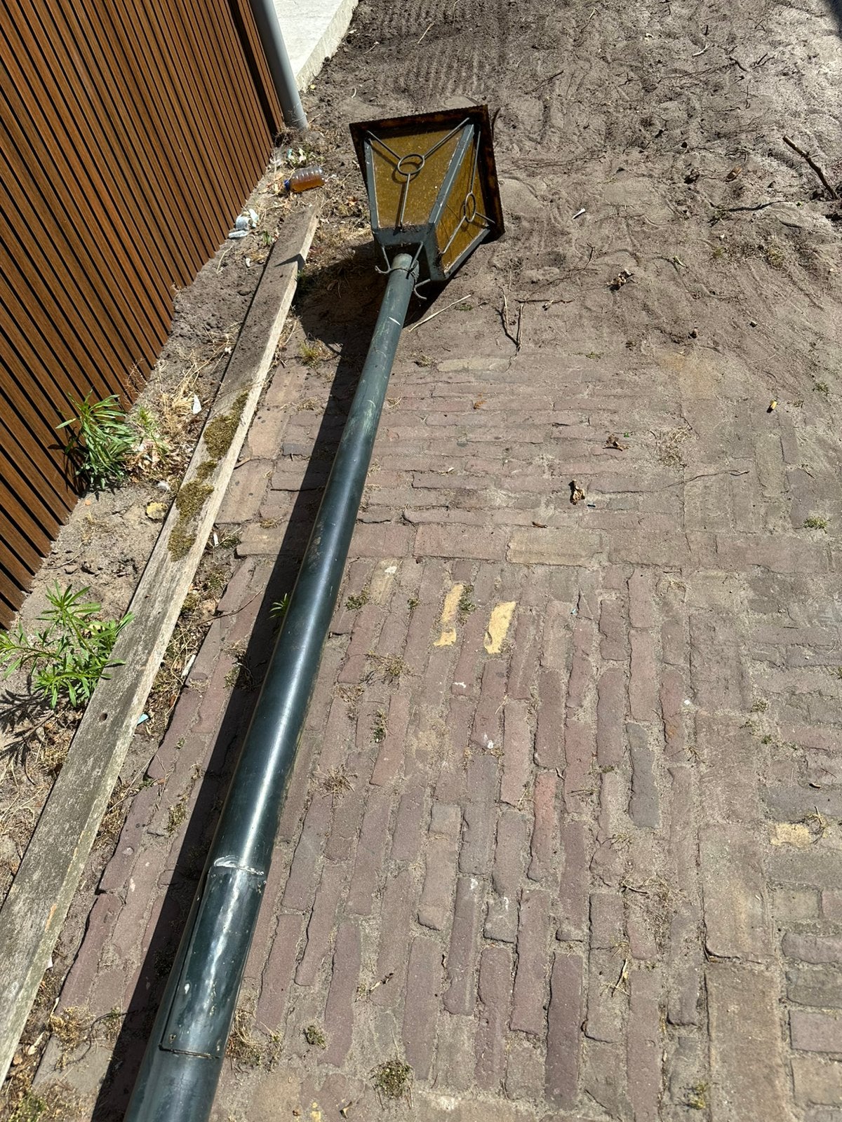 lantaarnpaal - gietijzer  ! Zie foto, Ophalen, Gebruikt, Overige typen, Netvoeding