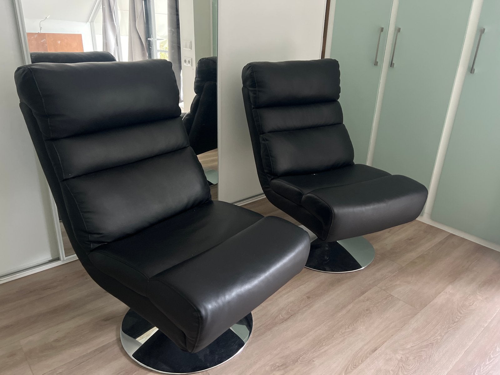 GRATIS Set van 2 draaistoelen - Kunstleer - Zwart, Ophalen, Gebruikt, Kunststof
