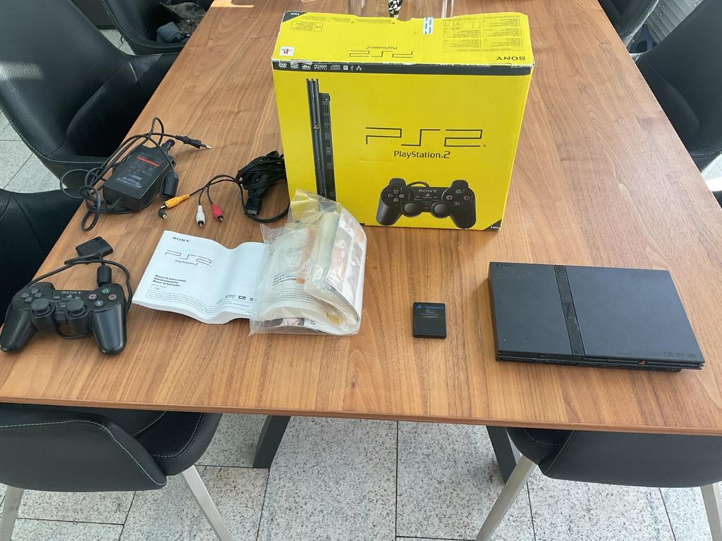 PlayStation 2 met doos PS2 met controller kabels Memorycard, Spelcomputers en Games, Spelcomputers | Sony PlayStation 2, Ophalen