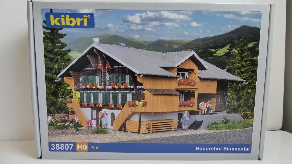 Bouwdoos H0: Kibri Boederij Simmental Zwitserland ovp 38807, Overige merken, Brug, Tunnel of Gebouw, Nieuw, Ophalen of Verzenden