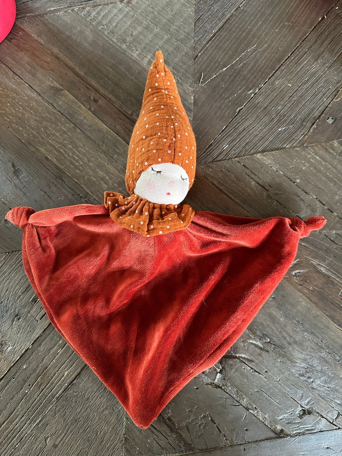 Handgemaakte Waldorf Gnome Lovey - Nieuw, Ophalen of Verzenden, Nieuw, Overige typen