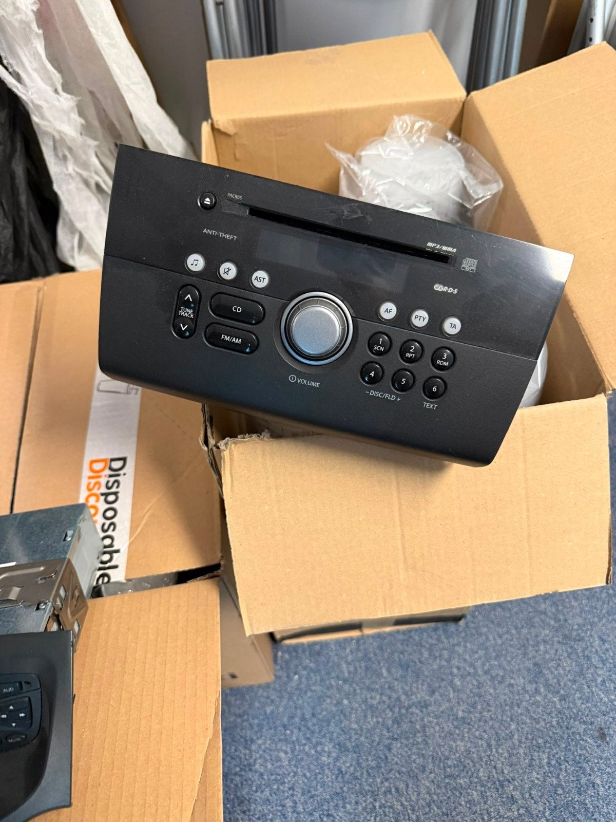 Suzuki swift autoradio CD/MP3-speler met anti-diefstal funct, Auto diversen, Autoradio's, Ophalen, Gebruikt