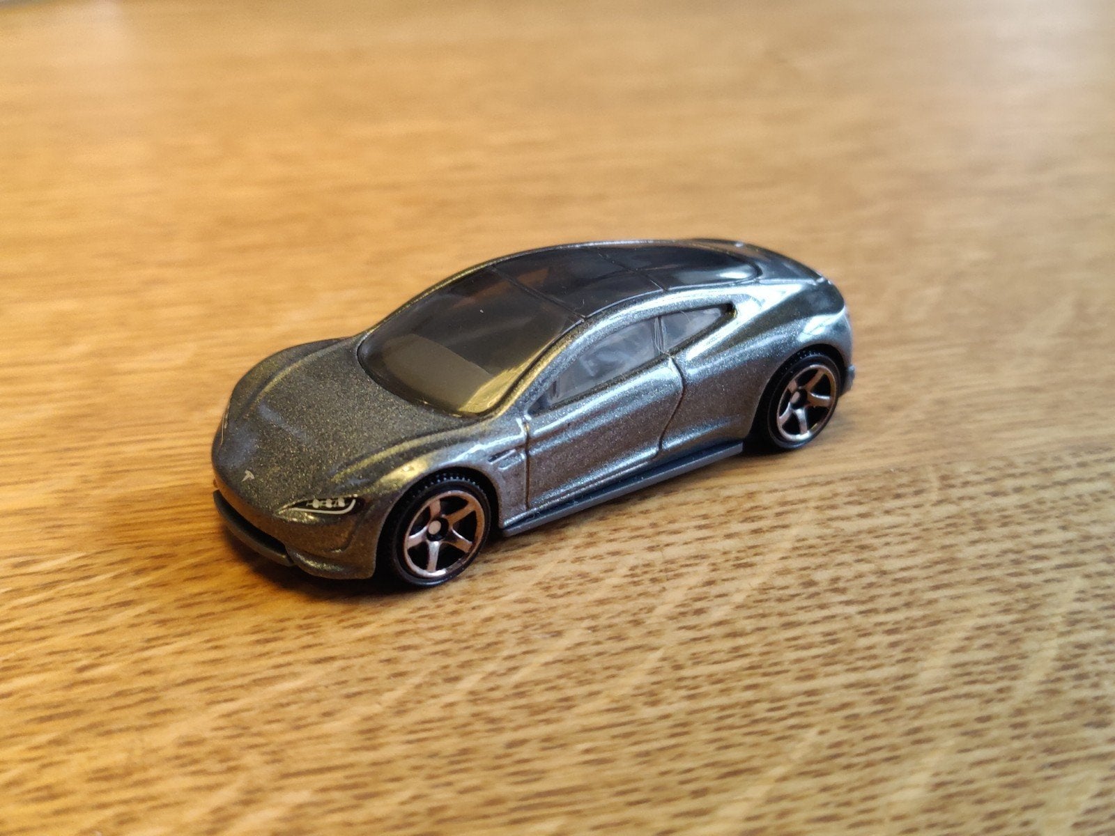 Matchbox Tesla Roadster GRIJS, Hobby en Vrije tijd, Modelauto's | Overige schalen, Ophalen of Verzenden, Zo goed als nieuw, Auto