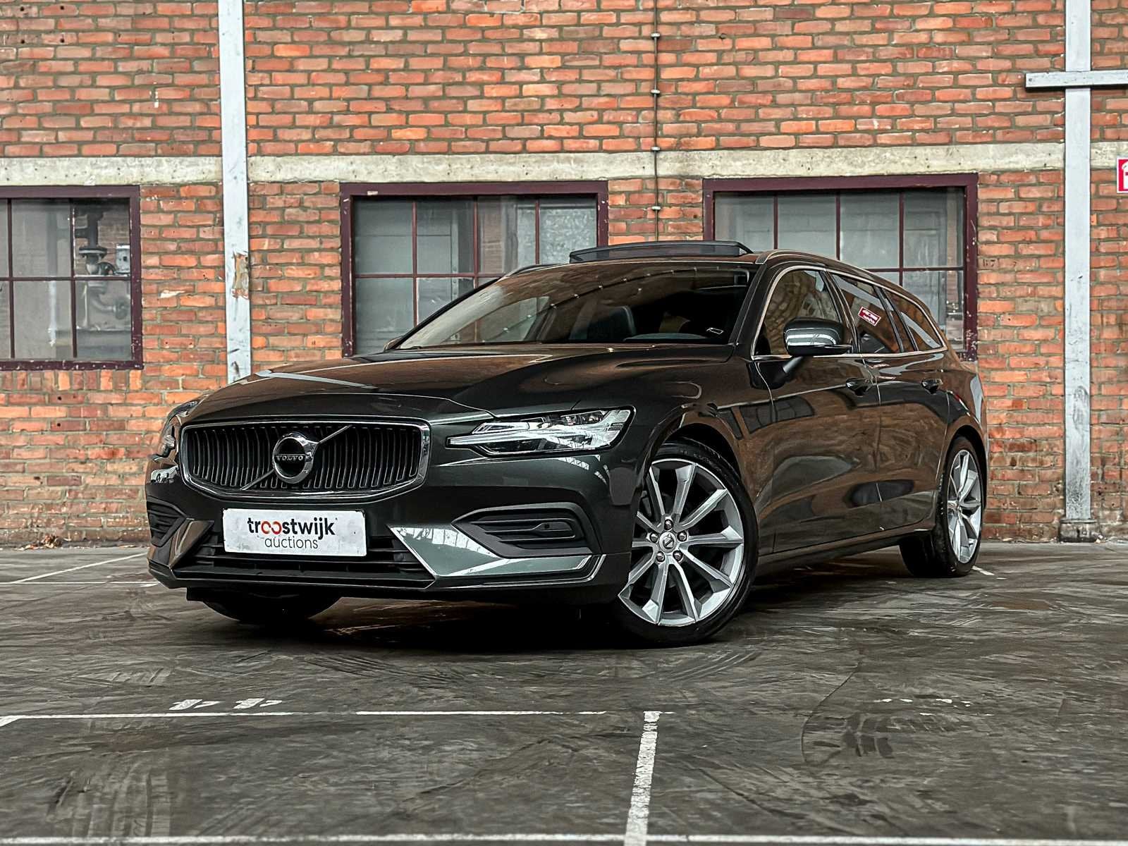 Volvo V60 2.0 T4 Momentum Proline 188pk 2019 (Original-NL),, Auto's, Volvo, Euro 6, 1969 cc, Origineel Nederlands, 1603 kg