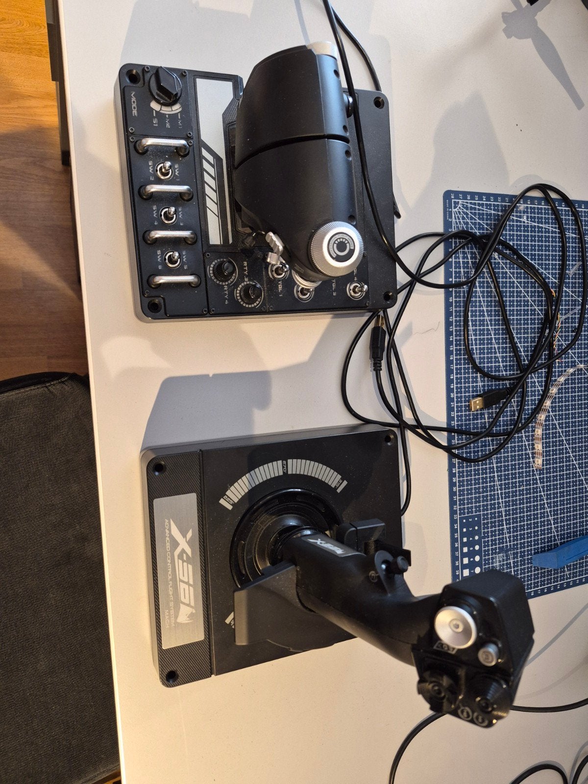 Logitech Saitek X56 H.O.T.A.S. Flight Stick & Throttle, Spelcomputers en Games, Ophalen, Gebruikt, Racen en Vliegen