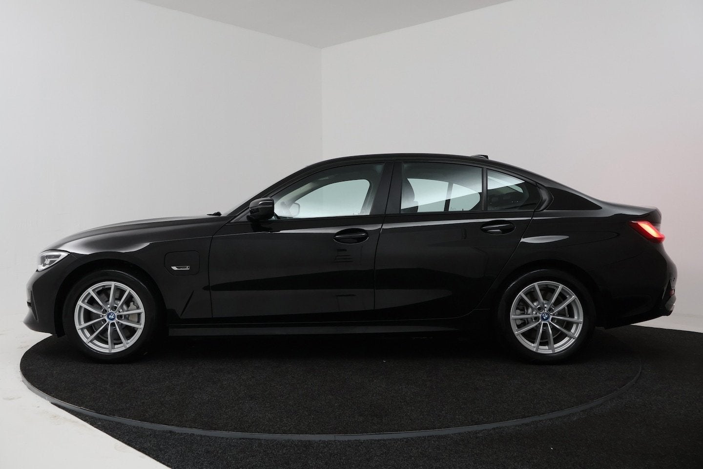 BMW 3-serie 330e Business Edition Plus (TREKHAAK, STOELVERWA, Automaat, 1998 cc, Gebruikt, Euro 6
