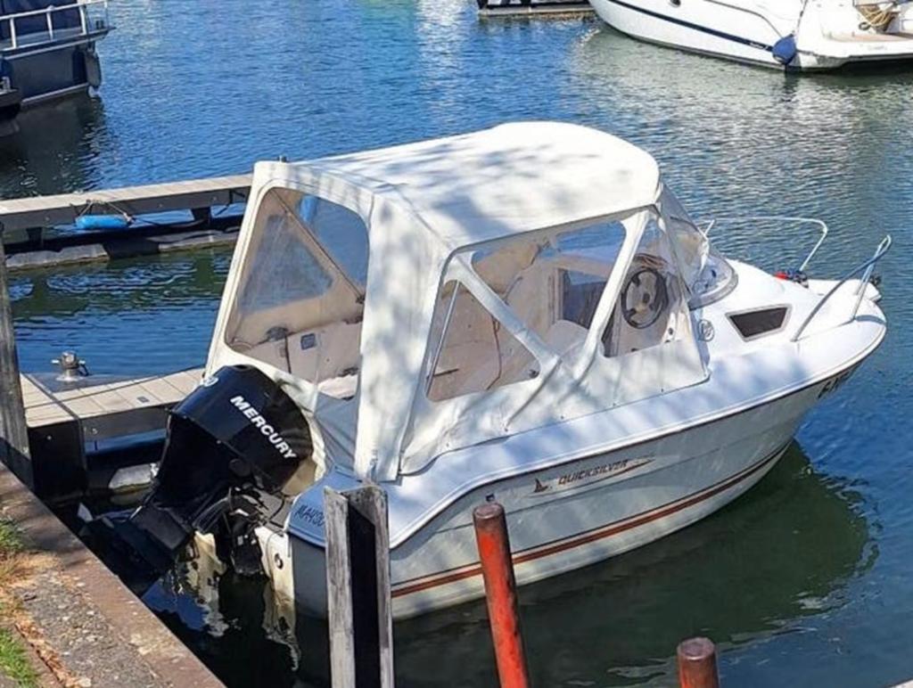 Mooie quicksilver 470 cabin + 50 pk 4 takt EFI, Ophalen, Zo goed als nieuw, Quicksilver