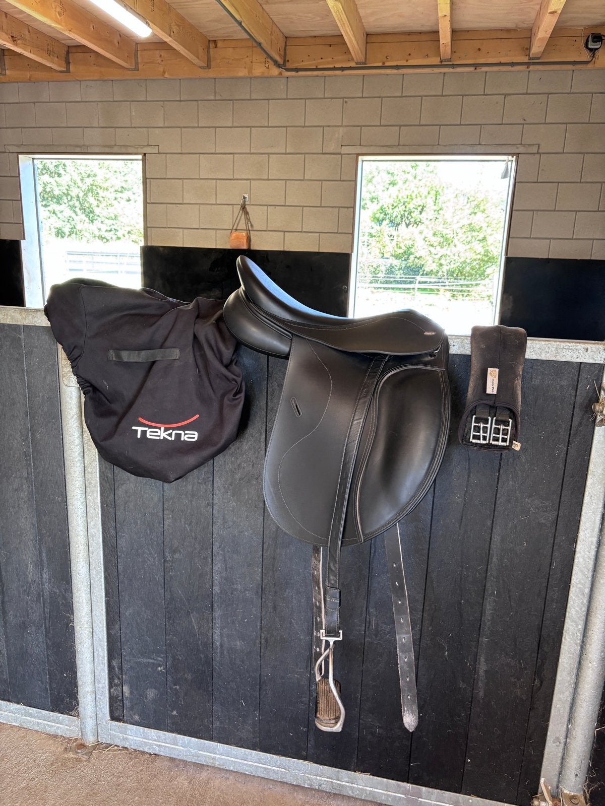 Tekna ijslander zadel 17,5 inch compleet, Dieren en Toebehoren, L (17.5 inch), Vlakke zit, Tekna, Kniewrongen