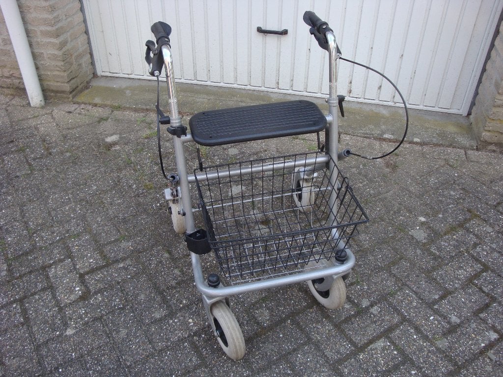 Rollator Days Casa Go-Go III opvouwbaar in nette staat, Diversen, Rollators, Ophalen, Opvouwbaar, Gebruikt