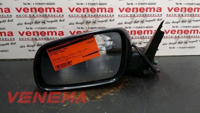 Buitenspiegel links van een Volkswagen Passat, Gebruikt, -, Volkswagen, -