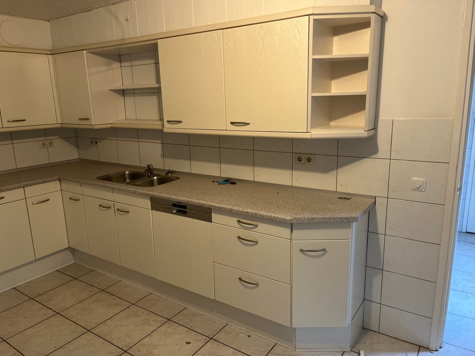 Complete hoekkeuken met apparatuur - Wit/Crème, Ophalen, Gebruikt, Hoekkeuken, Kunststof