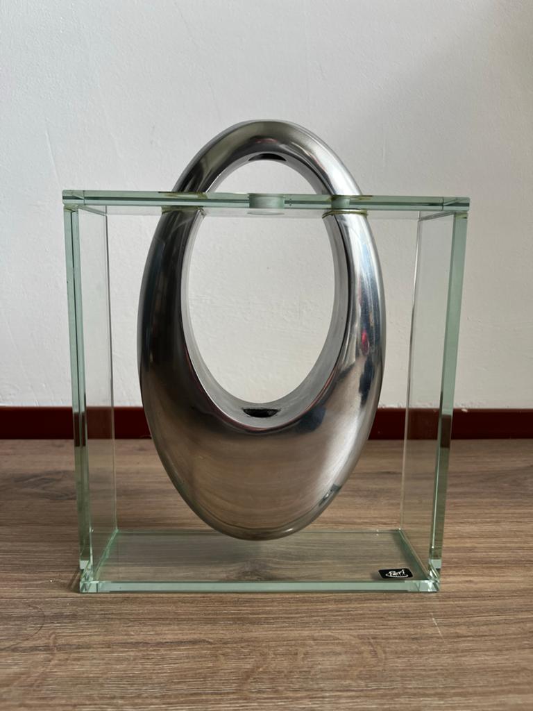 Moderne metalen vaas in glazen kubus, Peri, Overige kleuren, Ophalen of Verzenden, Minder dan 50 cm, Glas