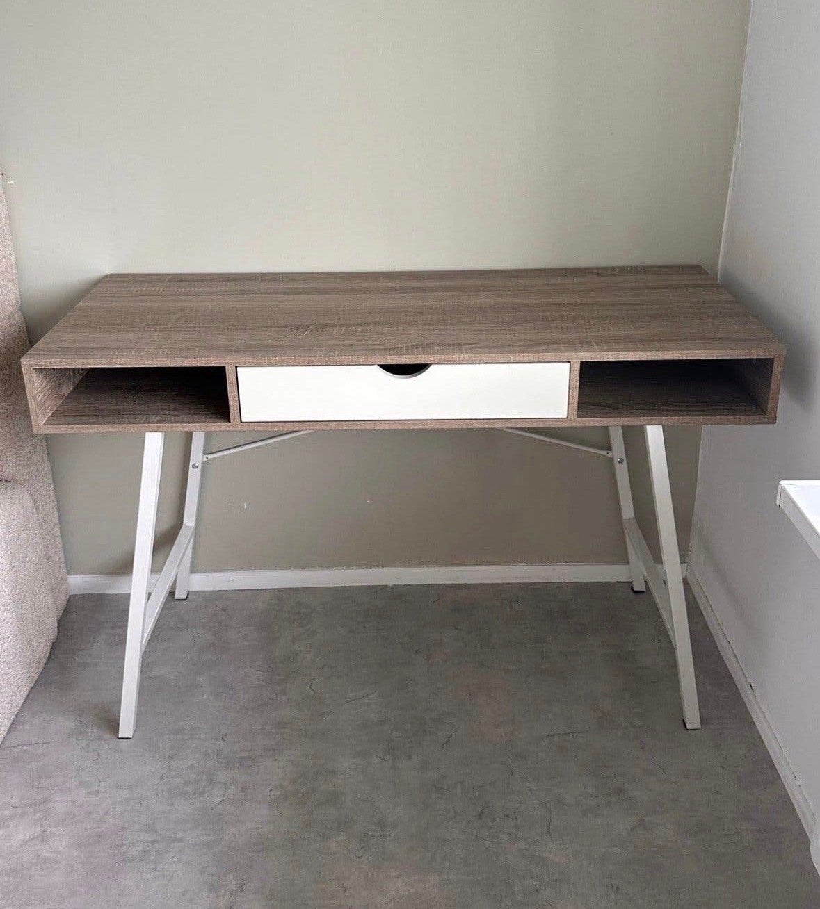 JYSK ABBETVED bureau, Huis en Inrichting, Bureaus, Opbergruimte, Spaanplaat of MDF, Bruin, Ophalen of Verzenden