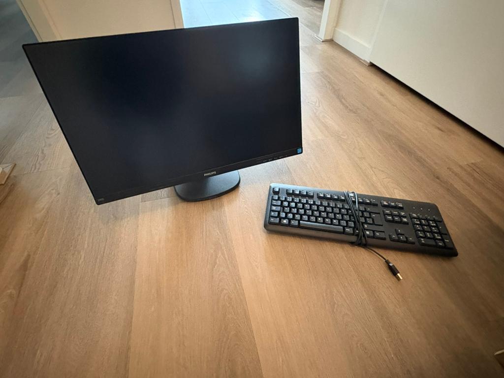 Philips 24 inch monitor + i-tec docking station, Ophalen, IPS, Full HD, 60 Hz of minder