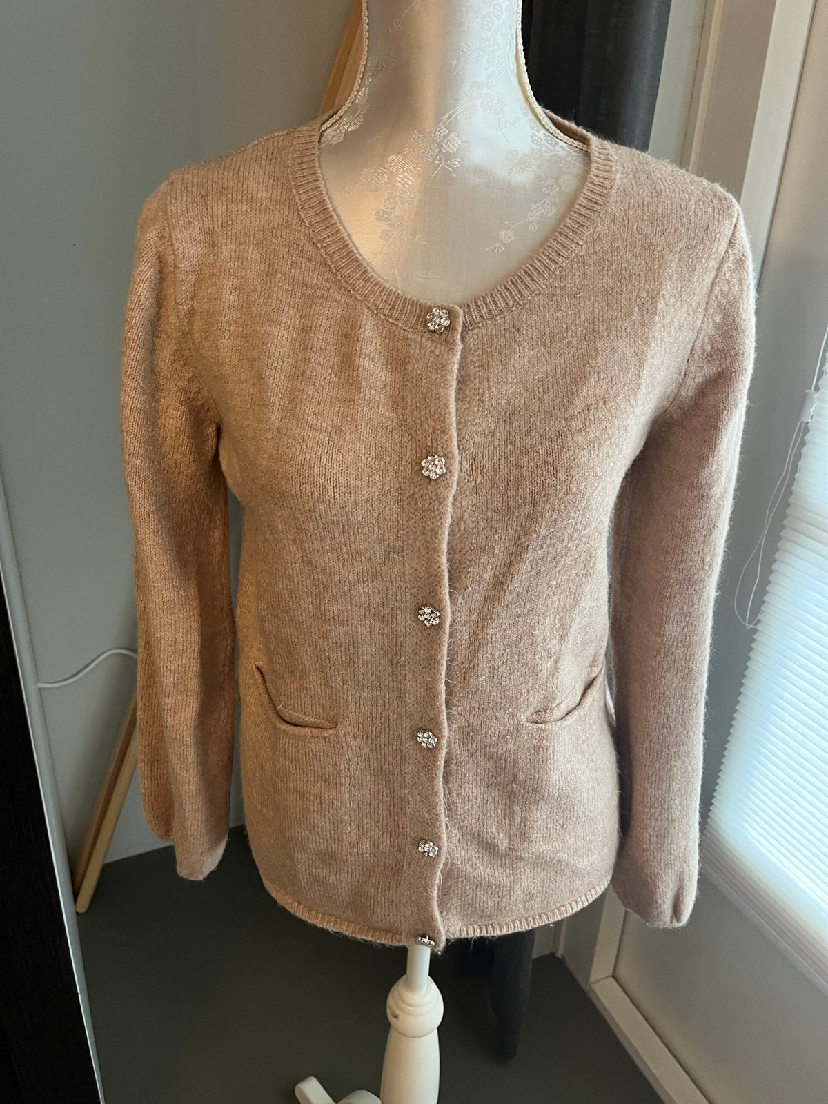 Zwangerschapsvest Mamalicious met steentjes maat M, Kleding | Dames, Positiekleding, Maat 38/40 (M), Beige, Trui of Vest, Ophalen of Verzenden