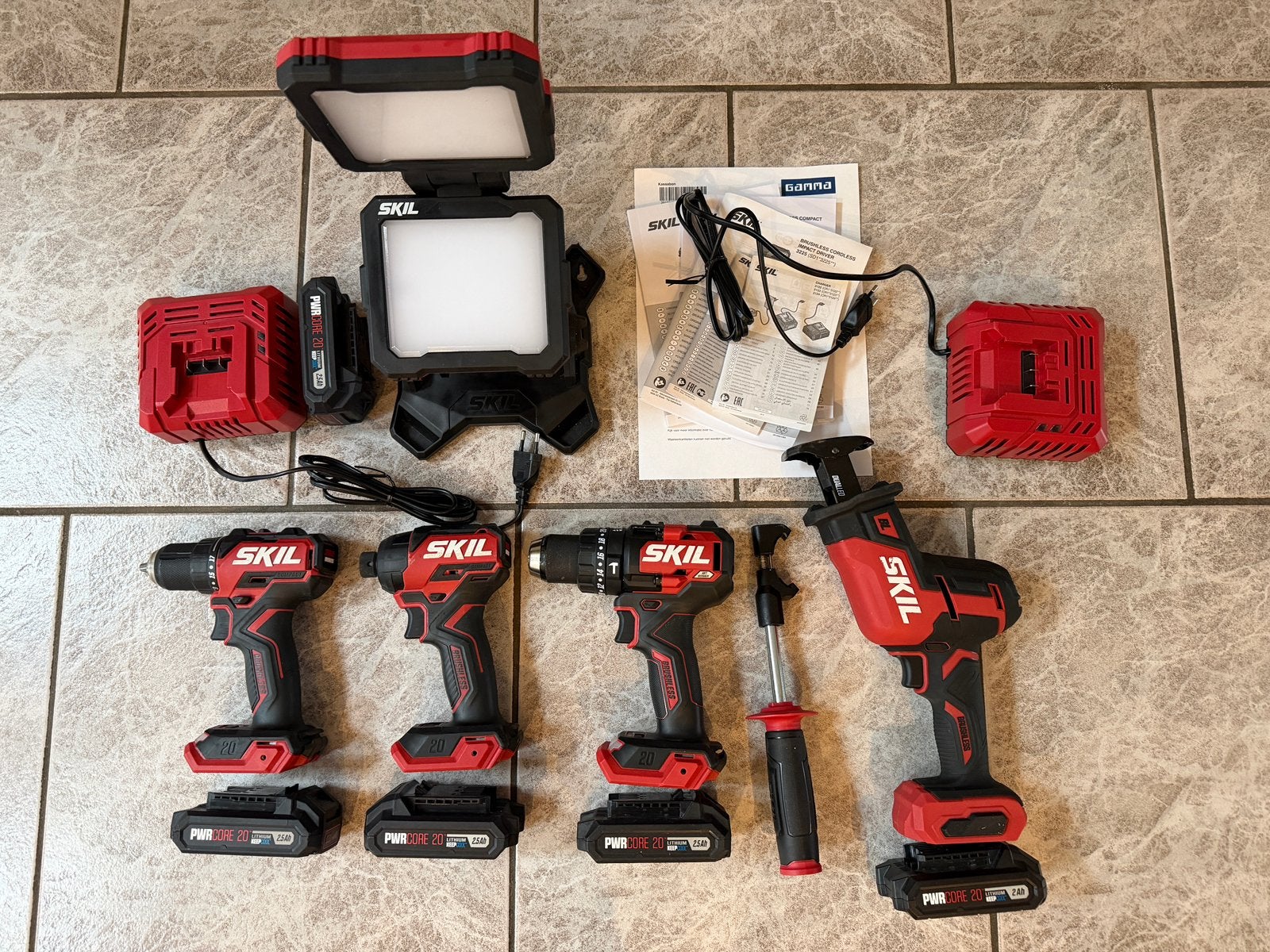 Uitgebreide set Skil 20V accu gereedschap, lange garantie.