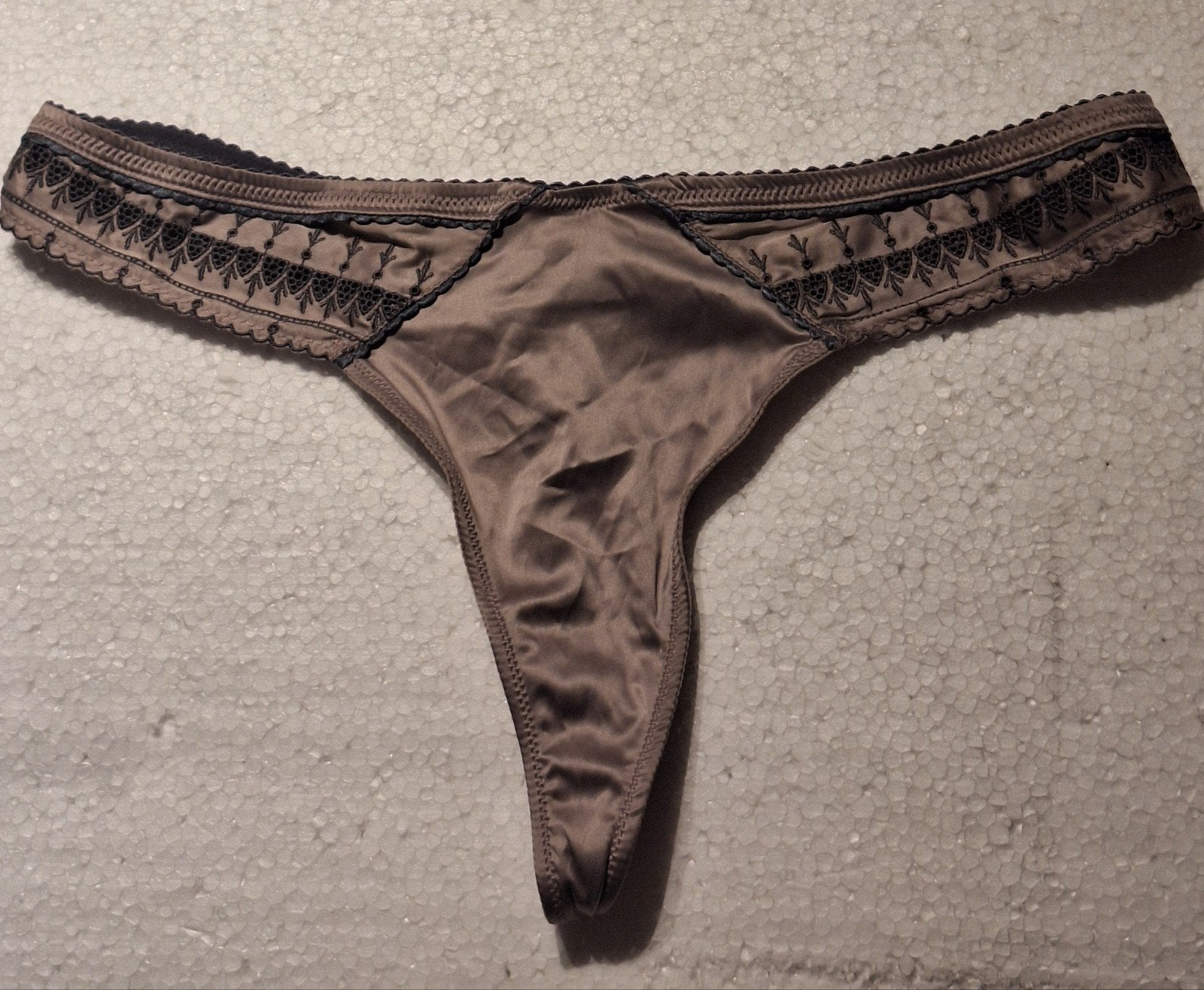 Sexy grijze satijnen string van Body One maat M (40), Body One, Verzenden, Grijs, String