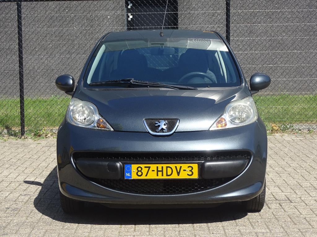 Peugeot 107 1.0 12V 3DRS 2008 Airco Centrale Vergrendeling, Auto's, Voorwielaandrijving, Stof, Metallic lak, 4 stoelen