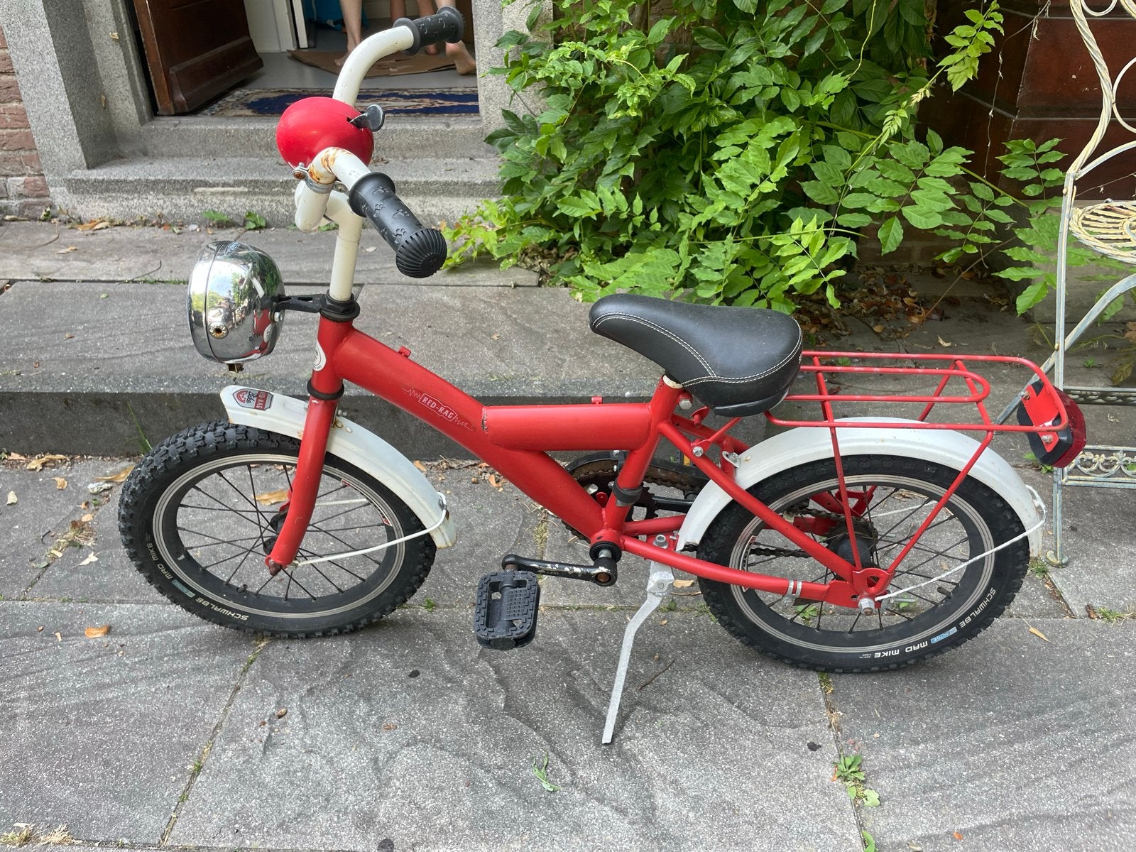 Leuke rode kinderfiets - Klaar voor nieuwe avonturen!, Ophalen, Gebruikt, Terugtraprem, Minder dan 16 inch