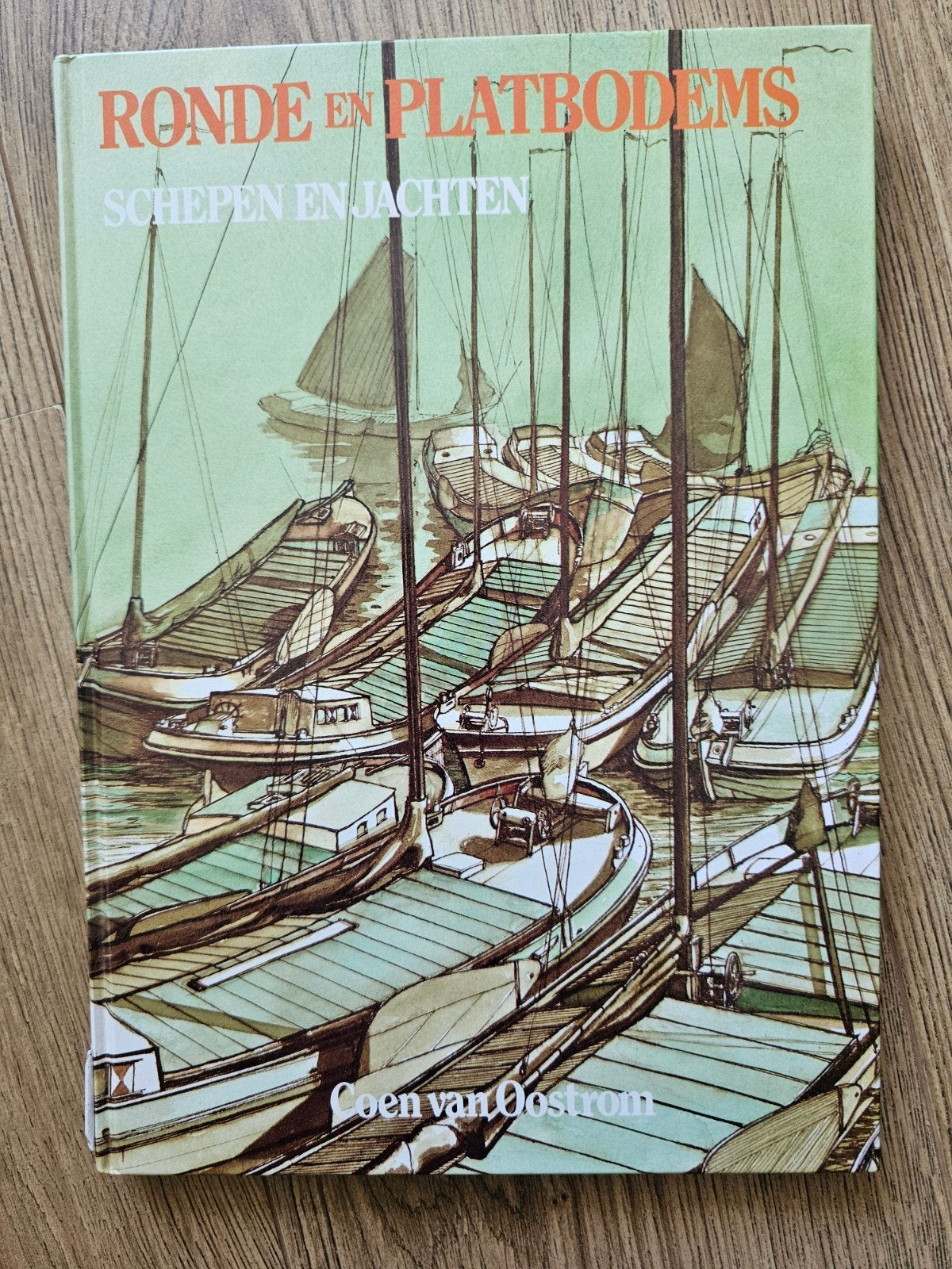 Zeldzaam boek: Ronde en Platbodems Schepen en Jachten, Ophalen of Verzenden