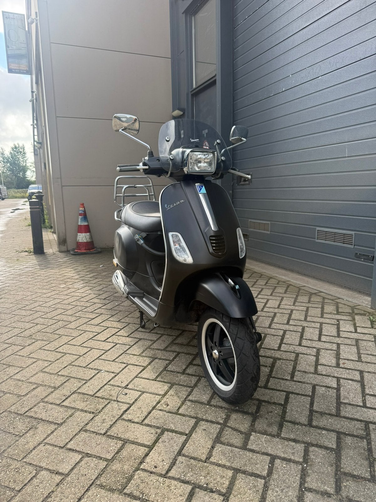 Vespa S Mat Zwart 2012 2e eig Brom Laag Smoke Scherm, Ophalen, Maximaal 45 km/u, Vespa S, Zo goed als nieuw