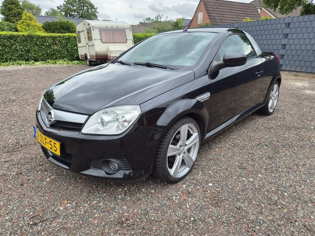 Opel Tigra TwinTop 1.4-16V Enjoy Nw apk + Airco ! (bj 2005), Voorwielaandrijving, Gebruikt, Cabriolet, Bedrijf