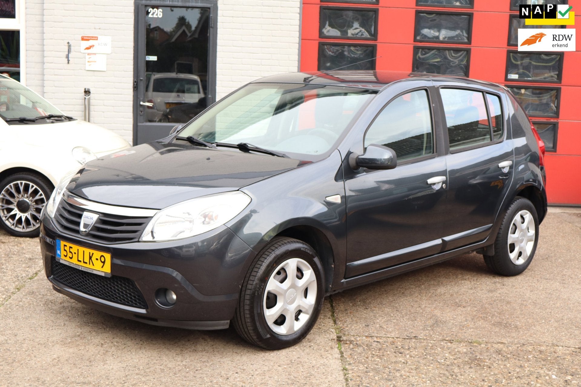 Dacia Sandero 1.2 Lauréate , AIRCO ,, Voorwielaandrijving, Gebruikt, 31 €/maand, Origineel Nederlands