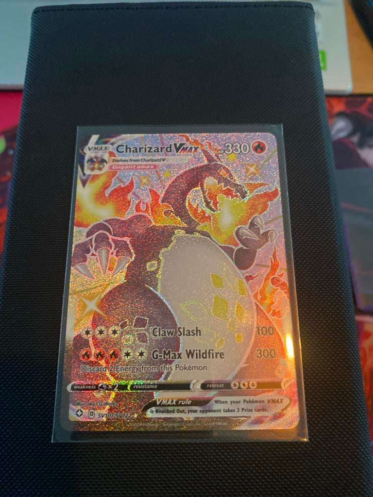Charizard VMAX Pokémon Kaart - Zo Goed als Nieuw, Ophalen of Verzenden, Zo goed als nieuw, Losse kaart, Foil
