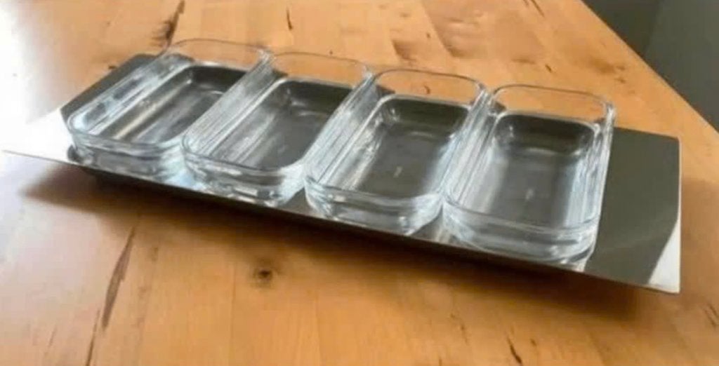 Serveerschaal Alessi met 4 glazen bakjes ZGAN, Overige materialen, Overige merken, Ophalen of Verzenden, Overige stijlen