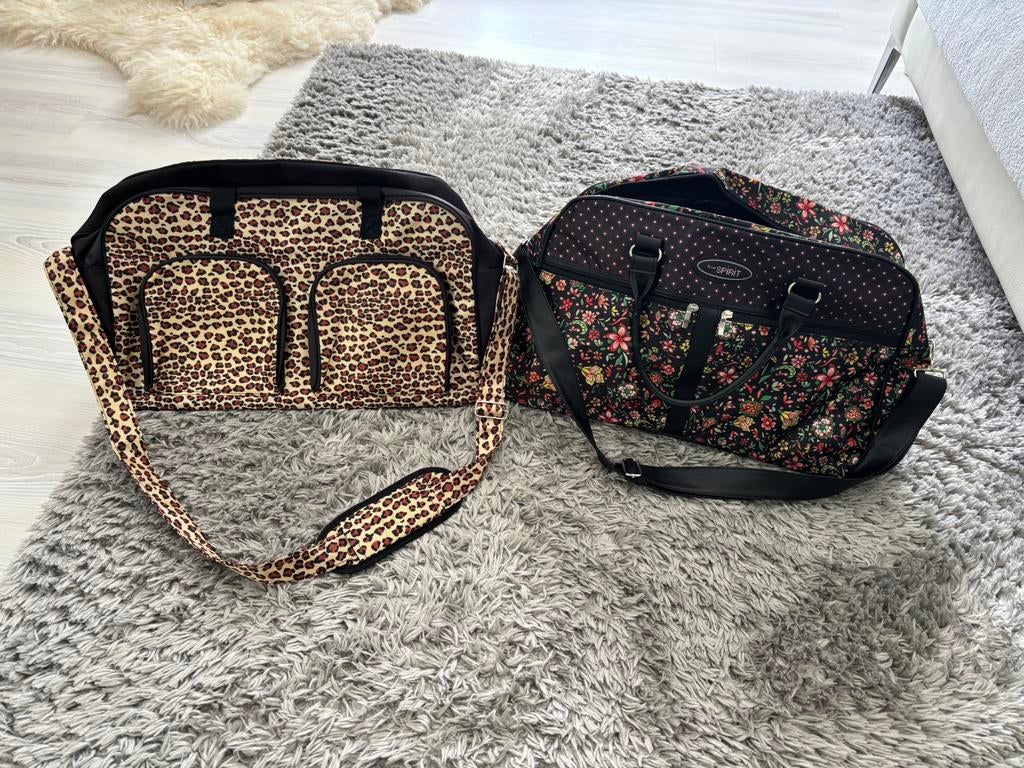 2 tassen- GRATIS handbagage maat., Ophalen of Verzenden, Zo goed als nieuw, Overige materialen