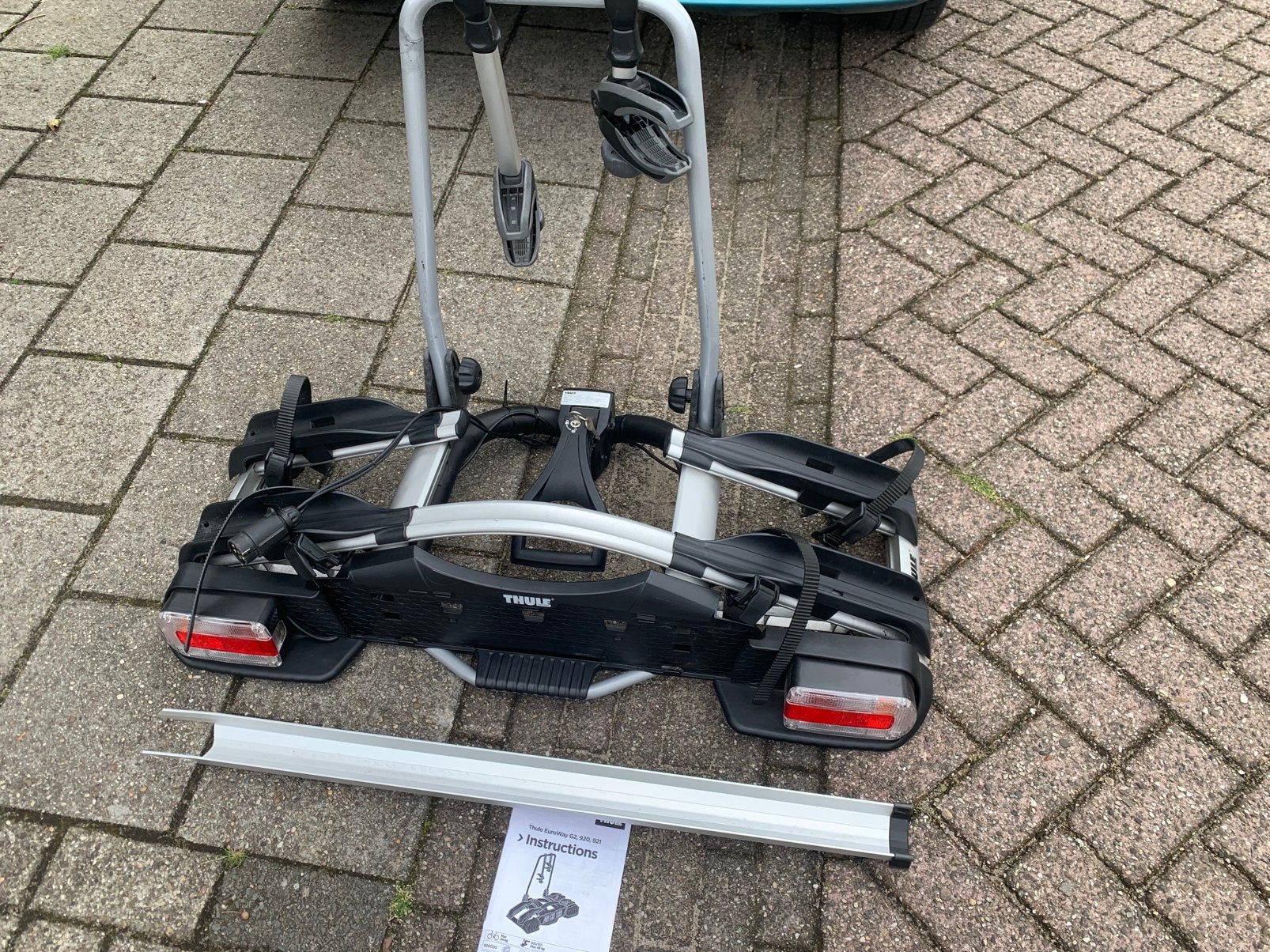 Nette Thule G2 Euroway fietsendrager , 2 e-bike + oprijgoot, Auto diversen, Fietsendragers, Gebruikt, Trekhaakdrager, 2 fietsen