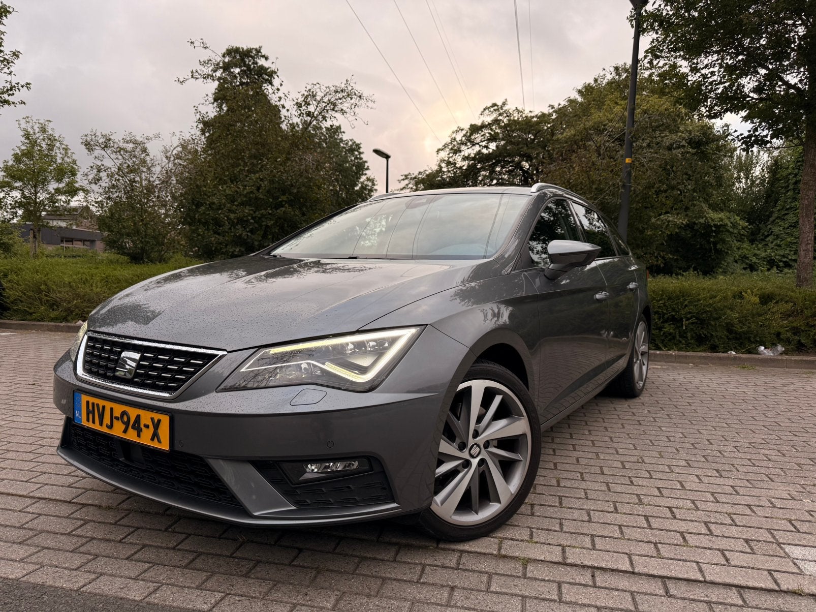 Seat Leon 1.8 TSI Xcellence Unieke 180PK Dsg-7 ACC CAM PANO, 1272 kg, 680 kg, 4 cilinders, 5 stoelen