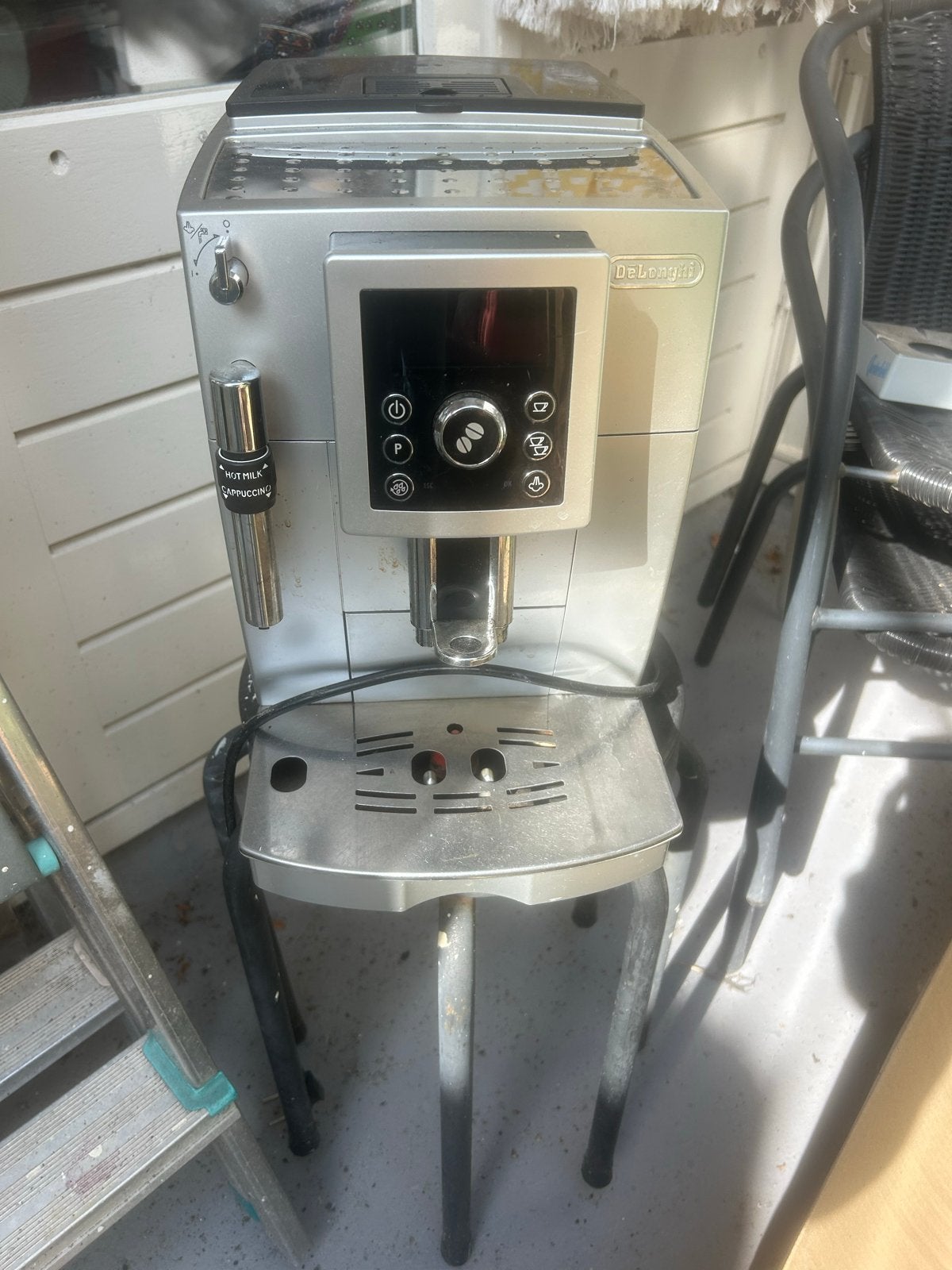 Defecte DeLonghi koffiemachine - voor onderdelen/reparatie, Koffiemachine, Koffiebonen, Niet werkend, Ophalen