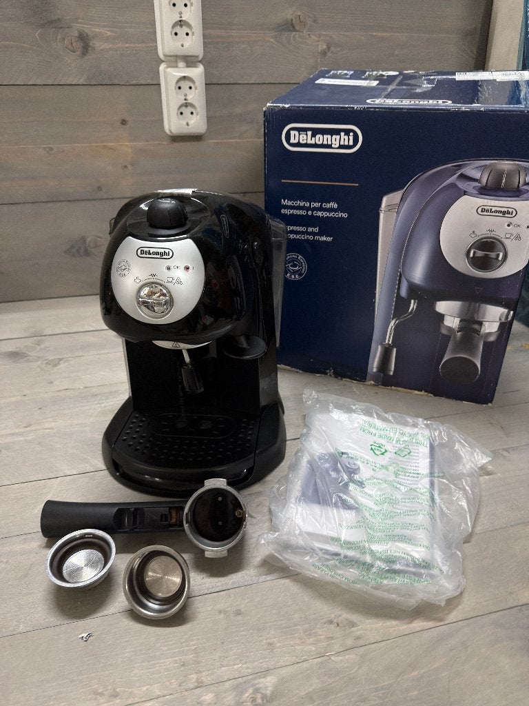 Delonghi pistonmachine EC201cd.B AANBIEDING, N.v.t., N.v.t., Ophalen of Verzenden, Zo goed als nieuw