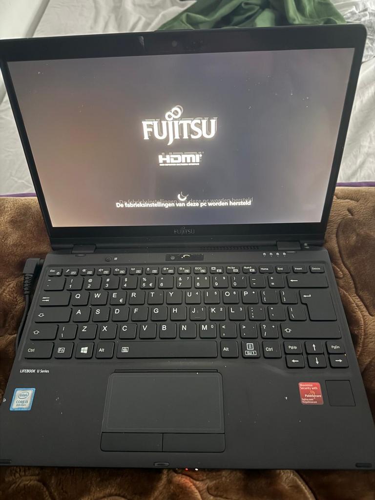 Fujitsu Lifebook U Series Laptop - Zo goed als nieuw, Computers en Software, Windows Laptops, 2 tot 3 Ghz, Qwerty, 8 GB, 13 inch